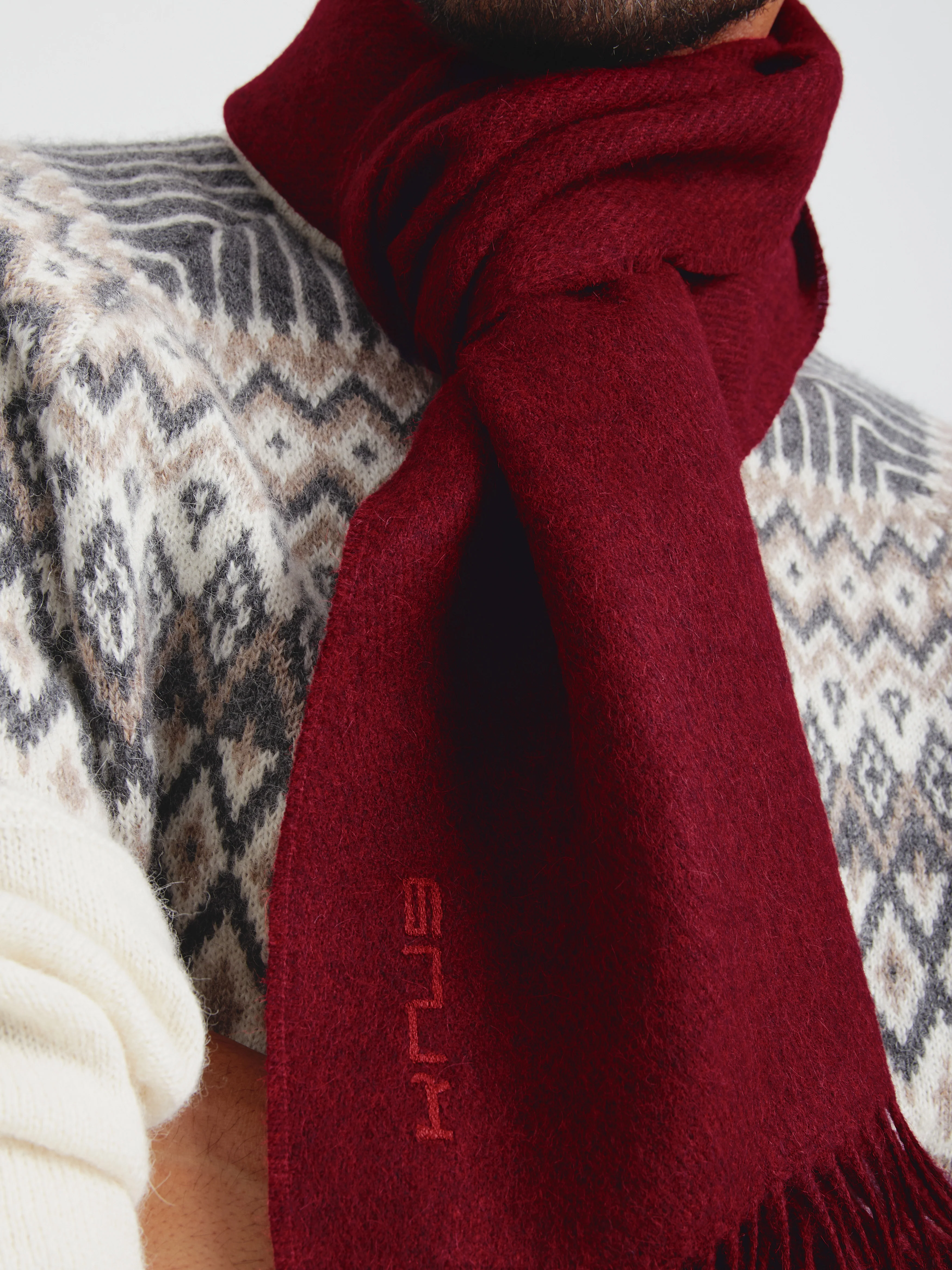 Zeta B Scarf Baby Alpaca Color Cherry - Image 5