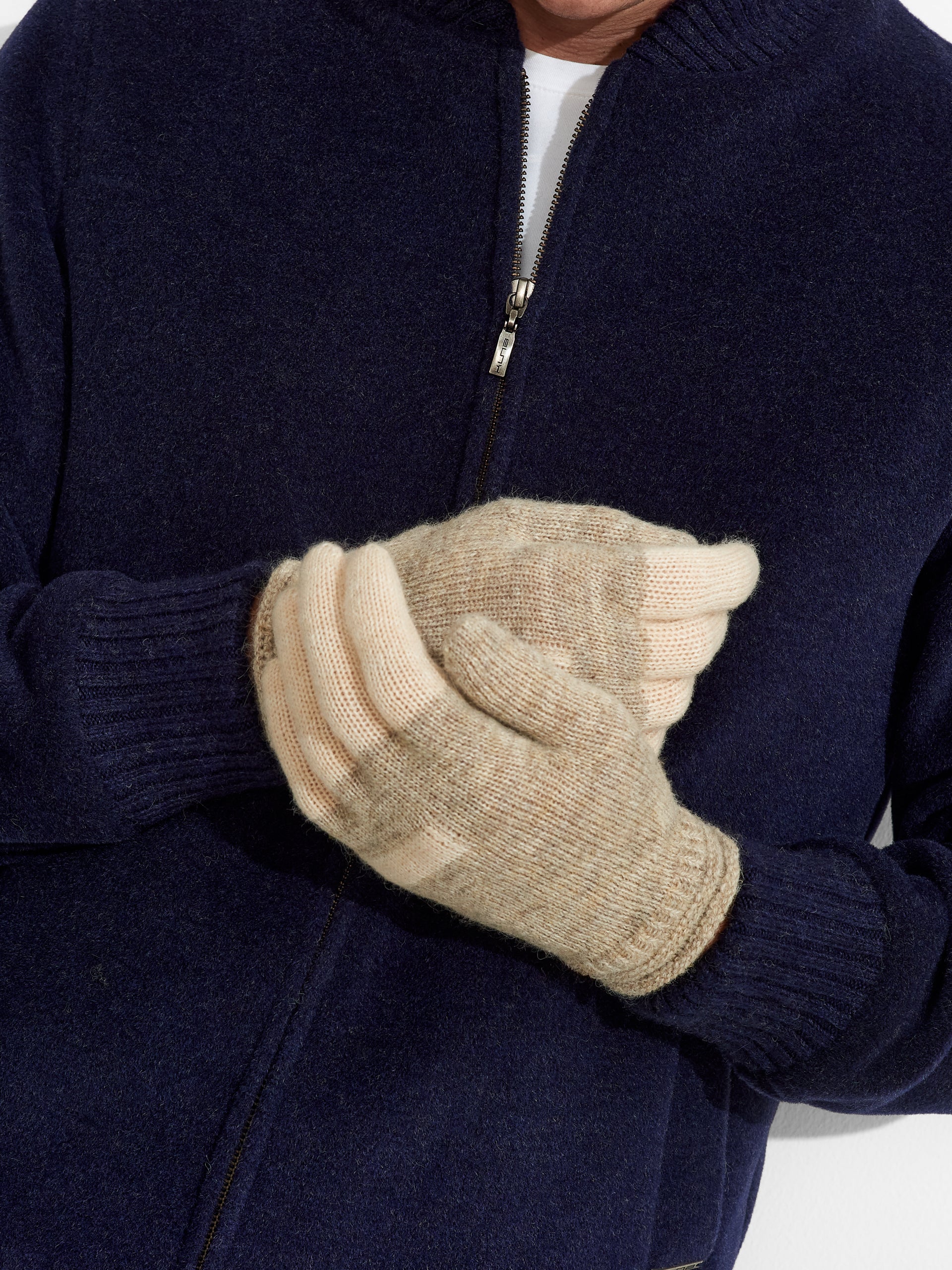 Zoe Gloves Baby Alpaca Color Beige - Image 5