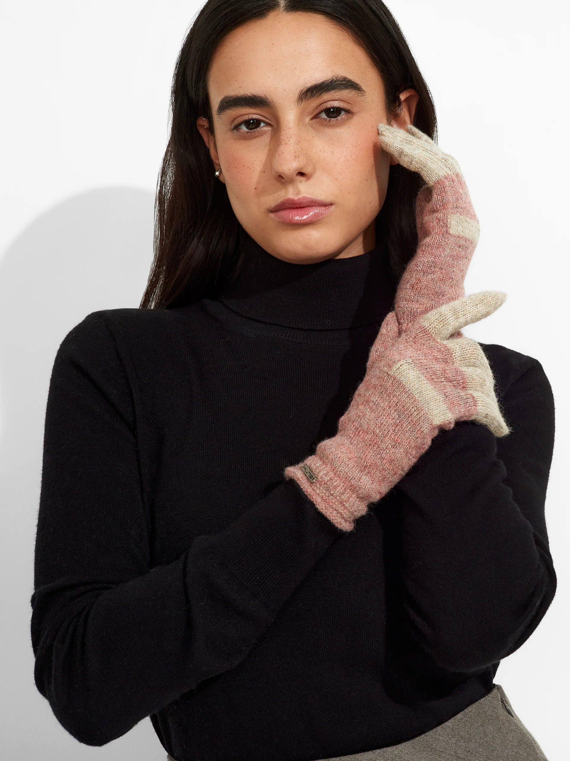 Zoe Gloves Baby Alpaca Color Pink - Image 3