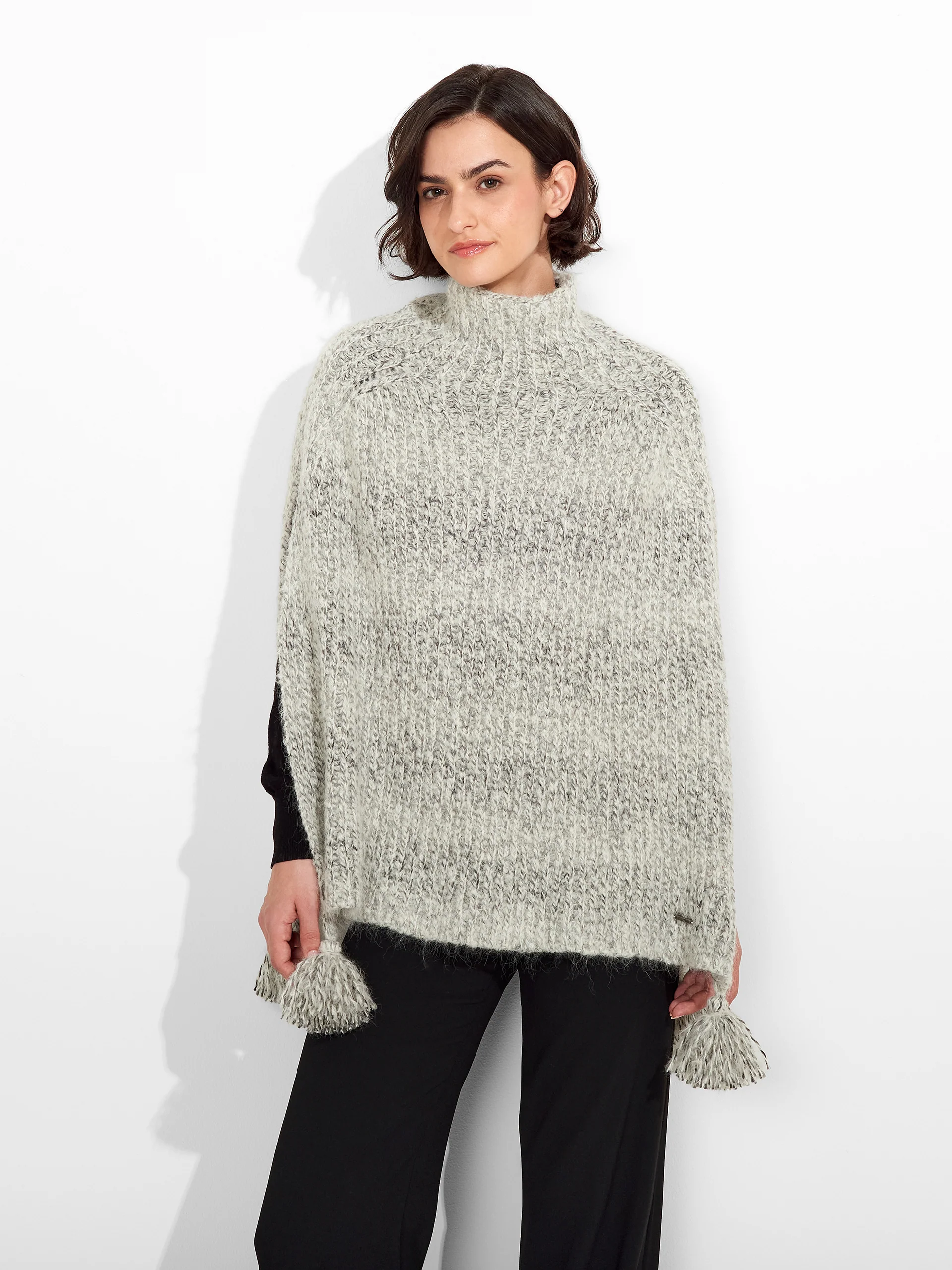 Zpazio Poncho Suri Alpaca Color Grey - Image 2