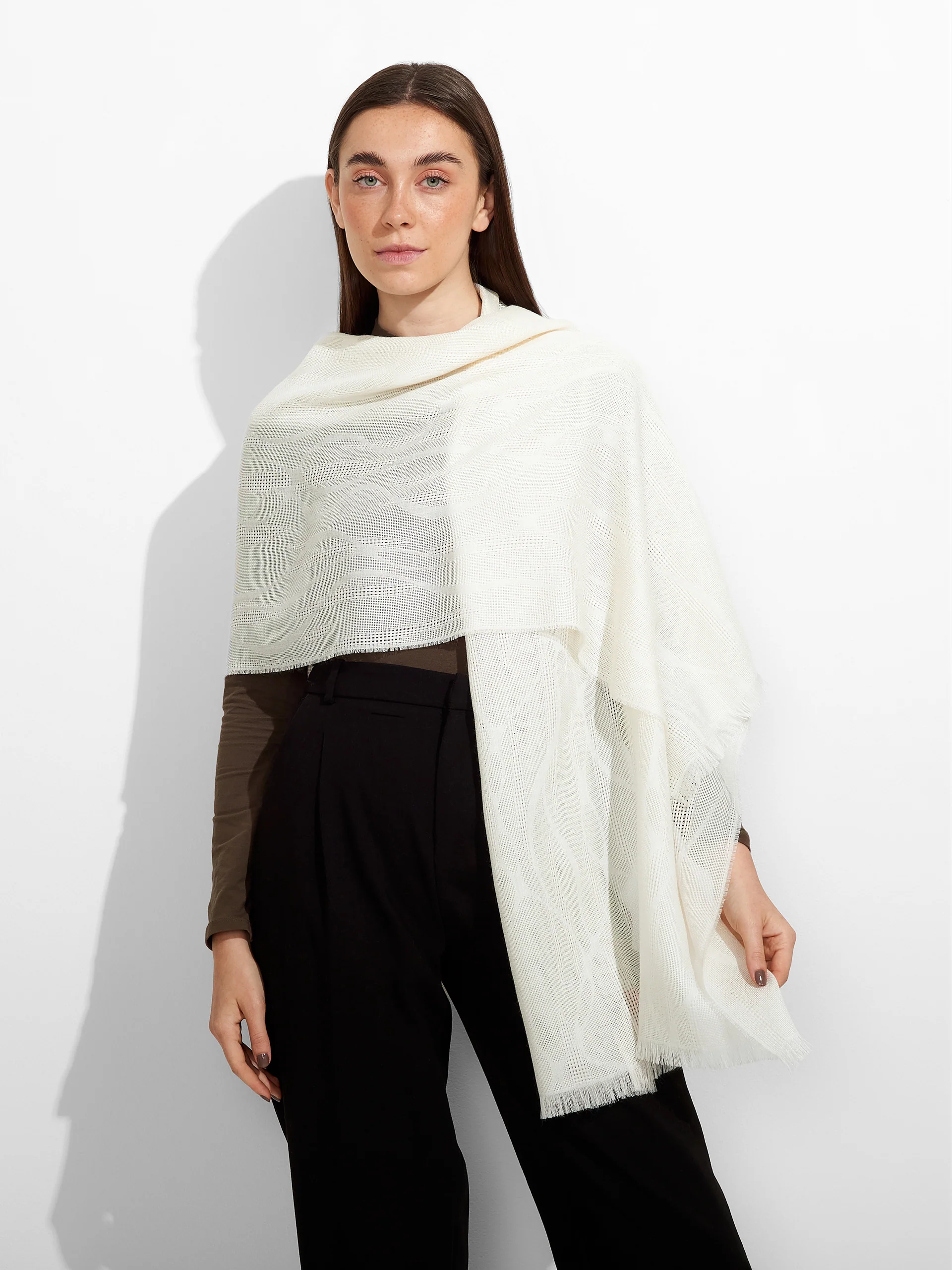 Zuniga Shawl Baby Alpaca Color Ecru