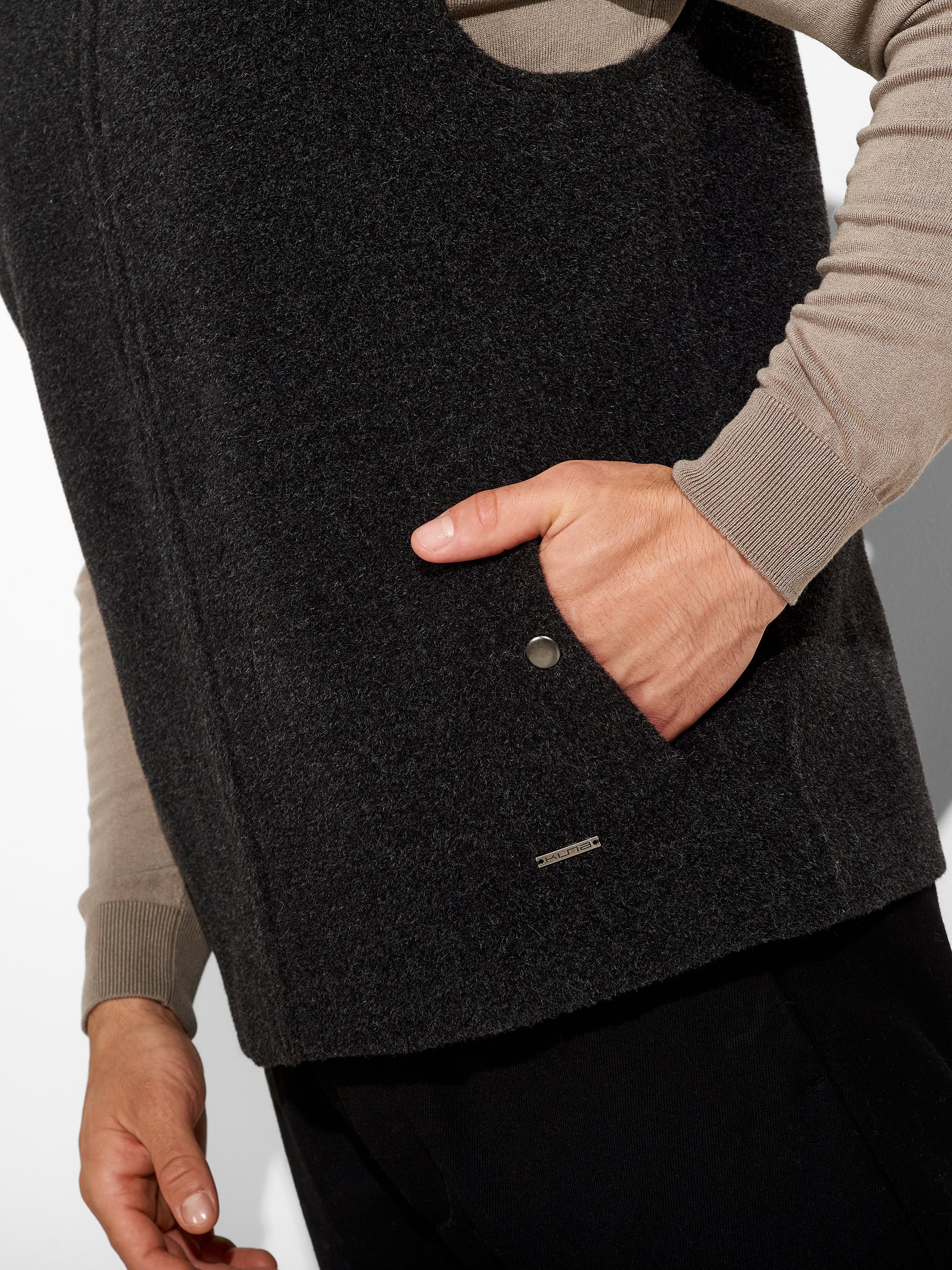 Zunkle Vest Wool Color Grey - Image 5